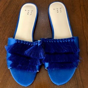 A New Day size 8 1/2 Royal Blue Sandals